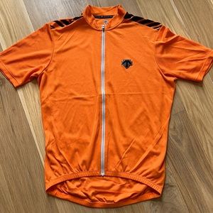 Excellent condition men’s Descente cycle jersey